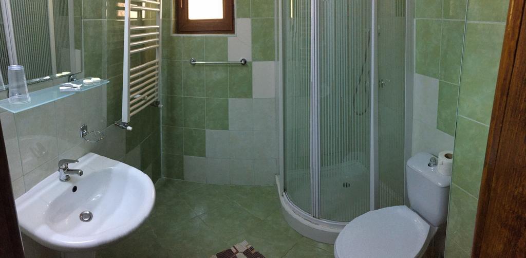 Conacul Domnitei Hotel Voronet Buitenkant foto