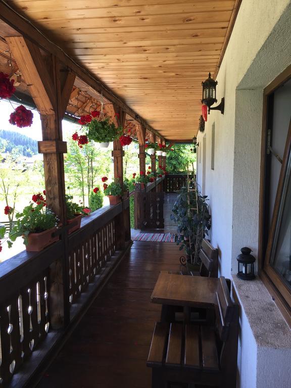 Conacul Domnitei Hotel Voronet Buitenkant foto