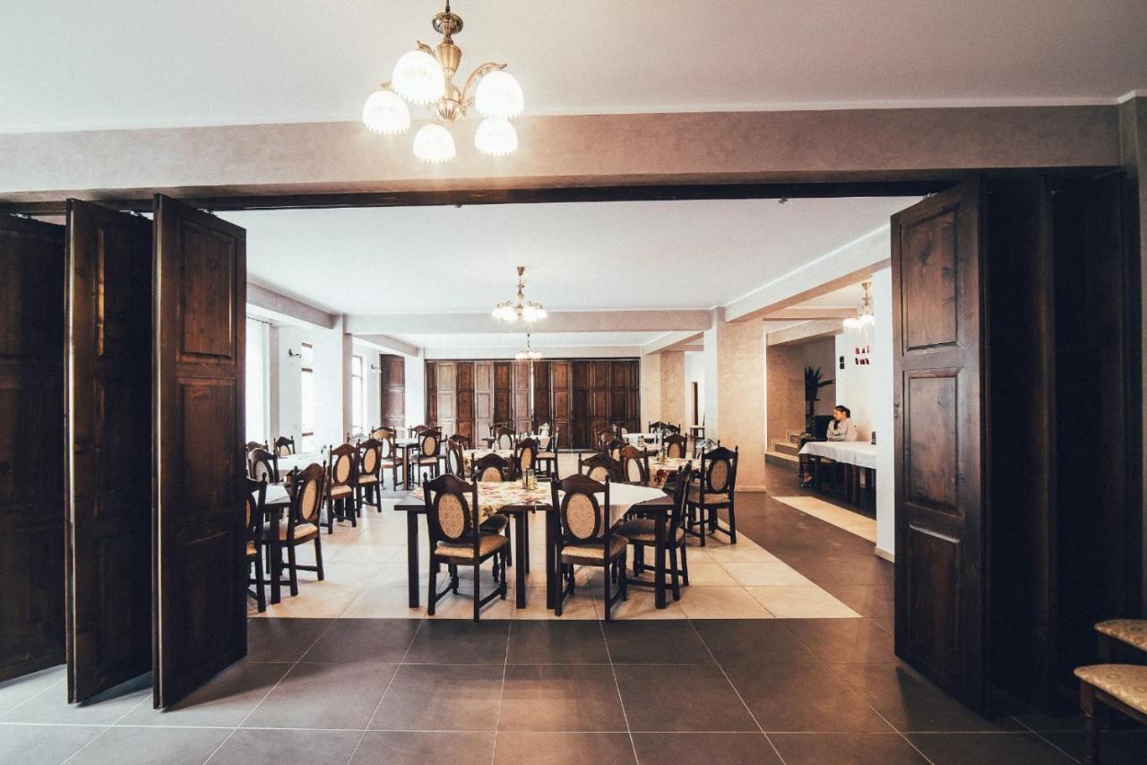 Conacul Domnitei Hotel Voronet Buitenkant foto