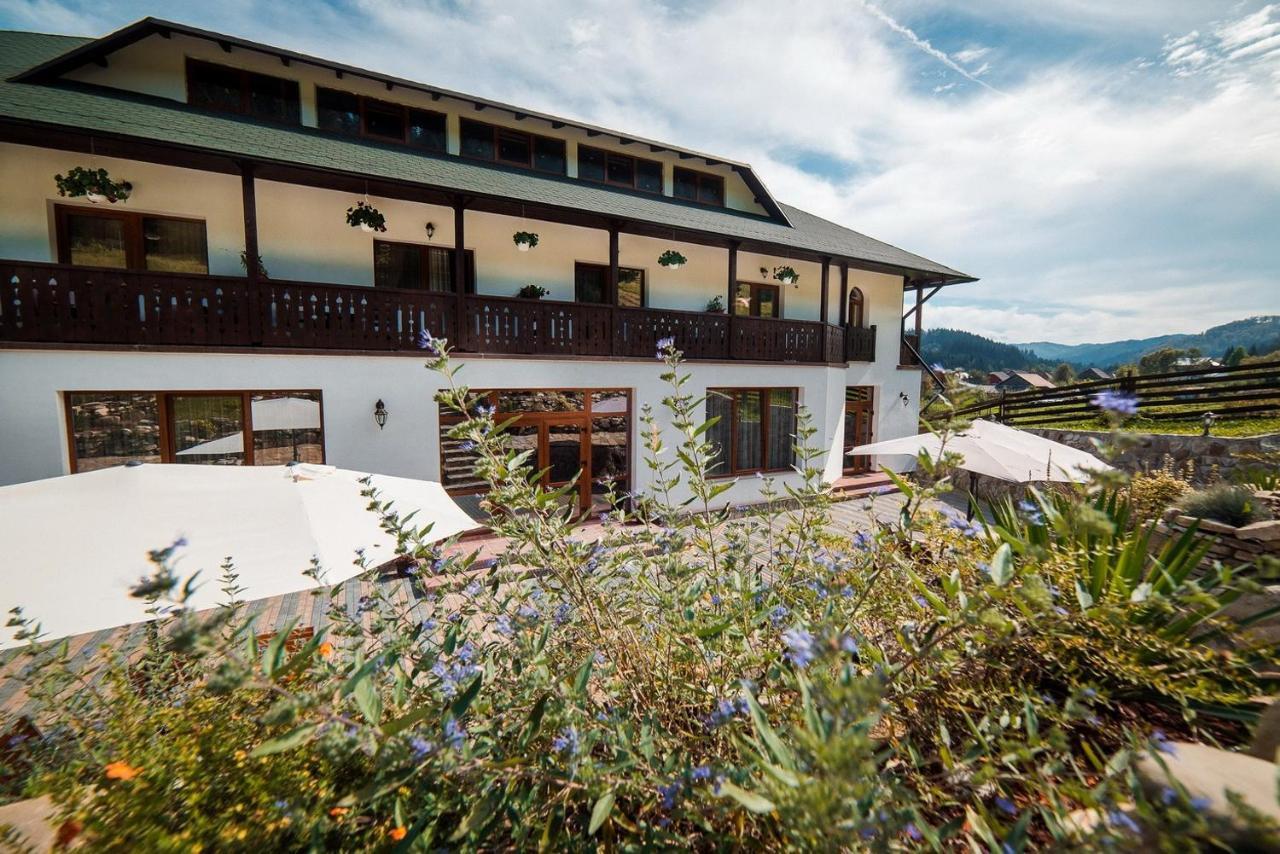 Conacul Domnitei Hotel Voronet Buitenkant foto