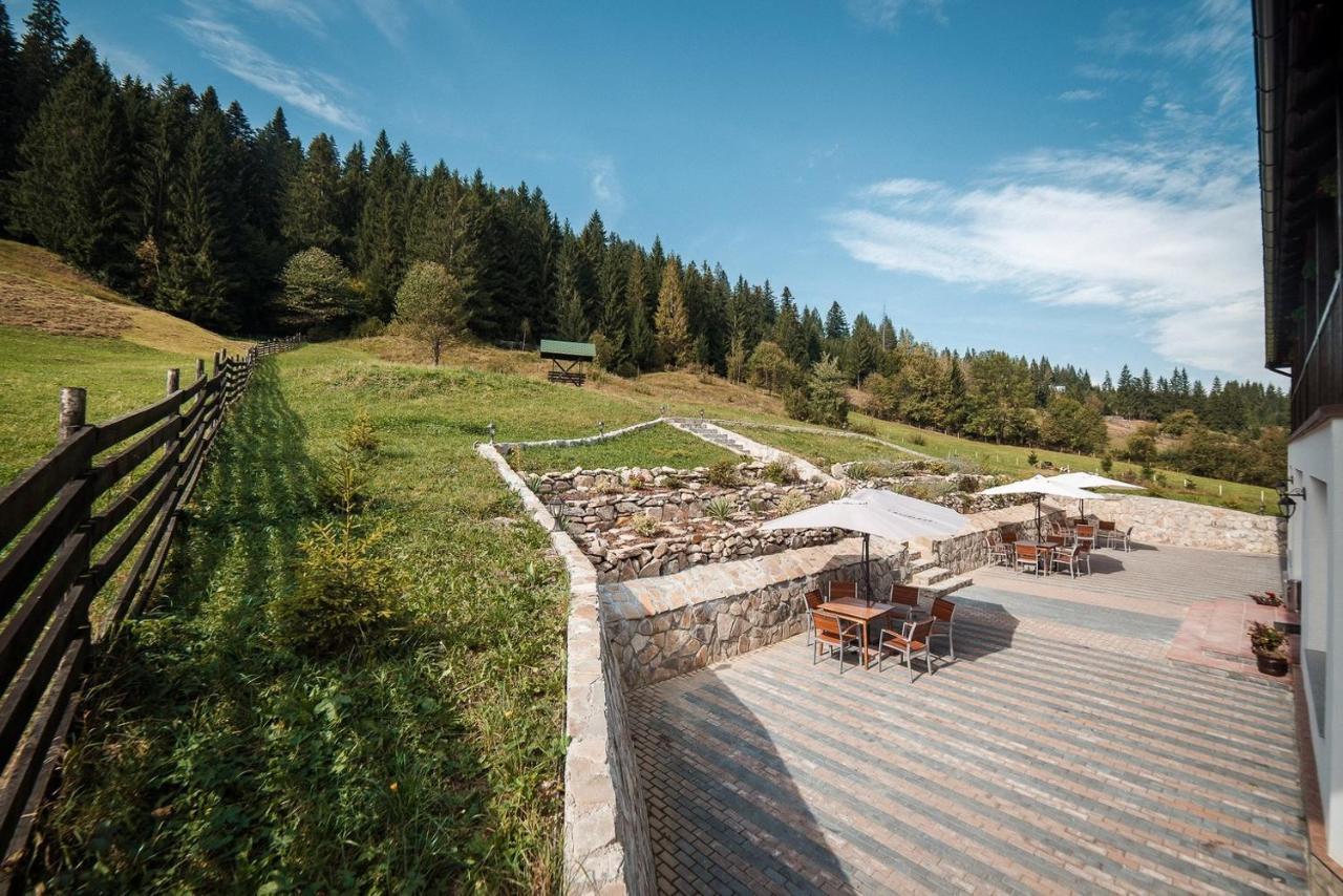 Conacul Domnitei Hotel Voronet Buitenkant foto