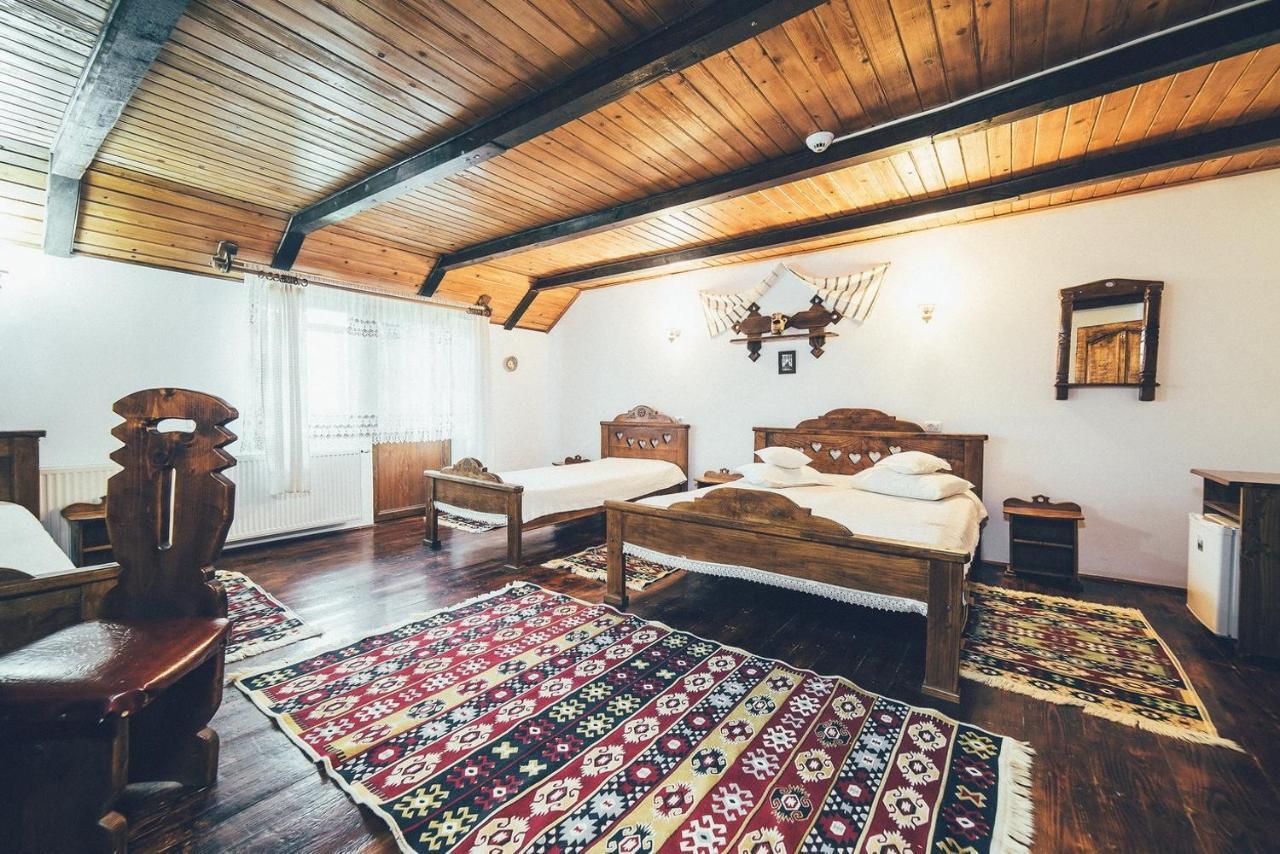 Conacul Domnitei Hotel Voronet Buitenkant foto