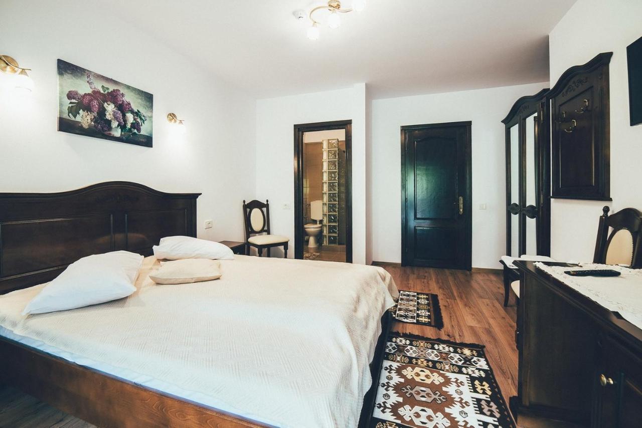 Conacul Domnitei Hotel Voronet Buitenkant foto