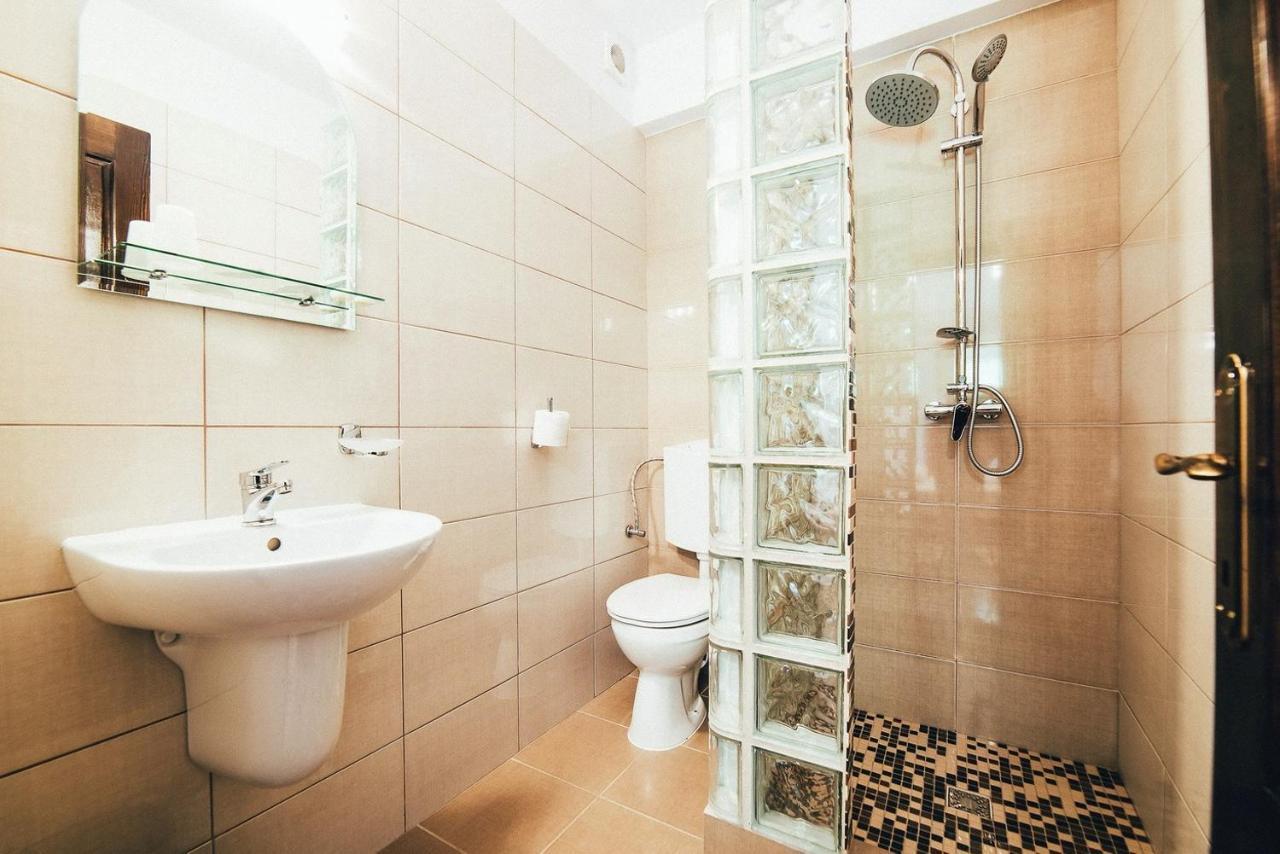 Conacul Domnitei Hotel Voronet Buitenkant foto